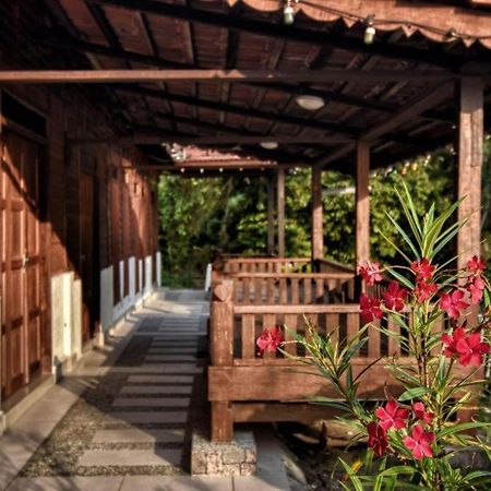 Oyo Home 90745 Desa Balqis Beach Resort Malacca Ngoại thất bức ảnh