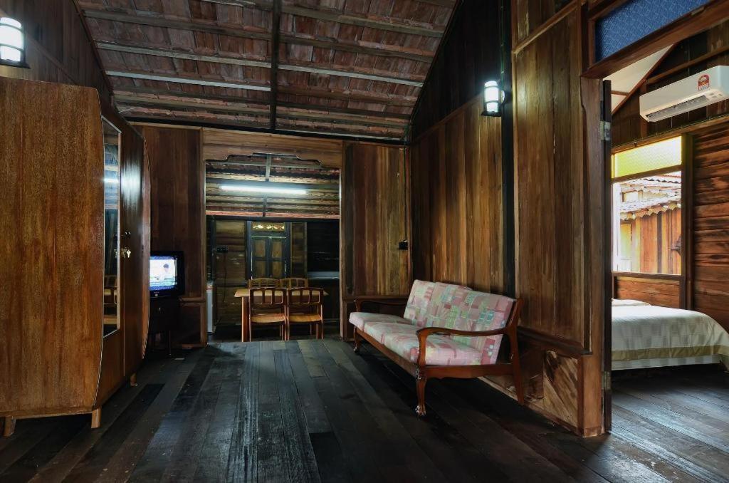 Oyo Home 90745 Desa Balqis Beach Resort Malacca Ngoại thất bức ảnh