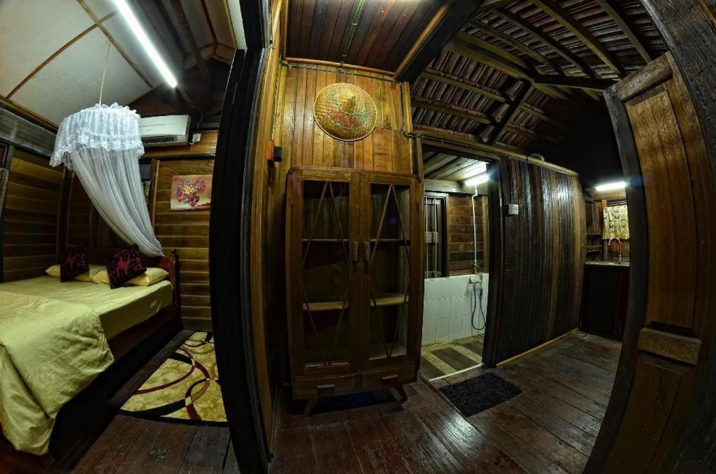 Oyo Home 90745 Desa Balqis Beach Resort Malacca Ngoại thất bức ảnh