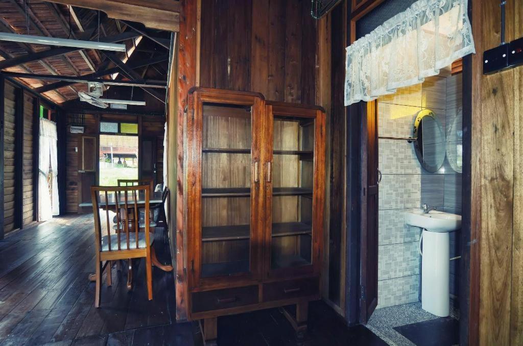 Oyo Home 90745 Desa Balqis Beach Resort Malacca Ngoại thất bức ảnh
