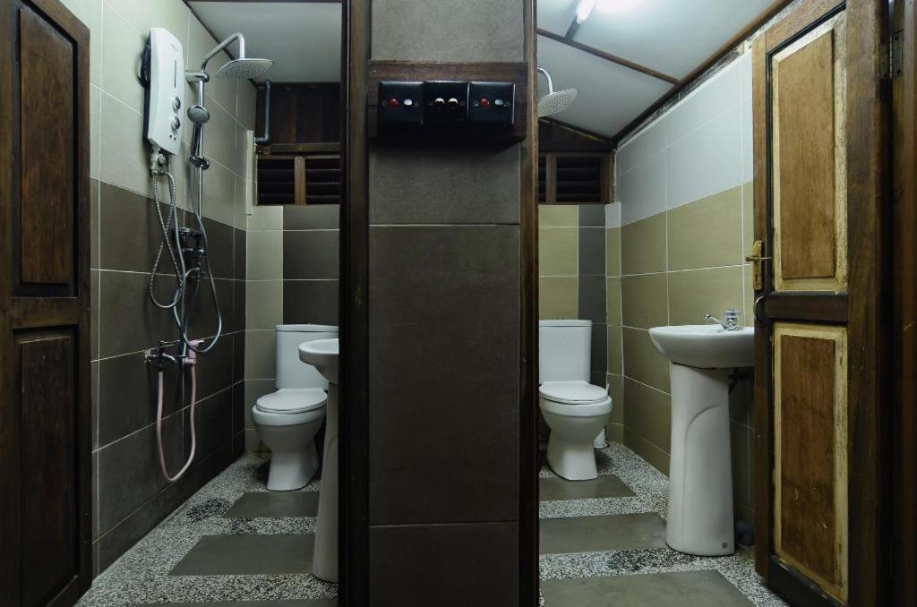 Oyo Home 90745 Desa Balqis Beach Resort Malacca Ngoại thất bức ảnh